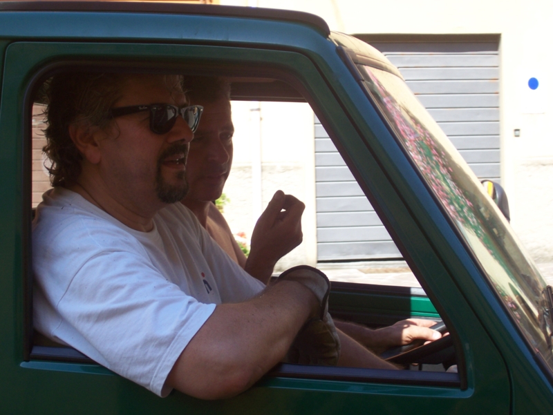  Image name: Persone044.jpg 
 width: 800 pixel 
 height: 601 pixel 
 Size: 294503 bytes 
 Click to enlarge 